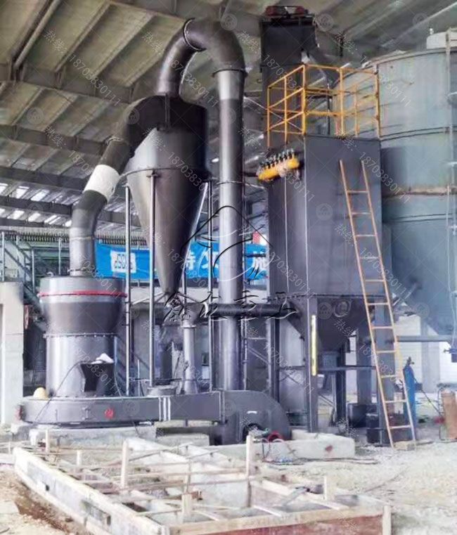 內(nèi)蒙古赤峰雷蒙磨粉機使用現(xiàn)場